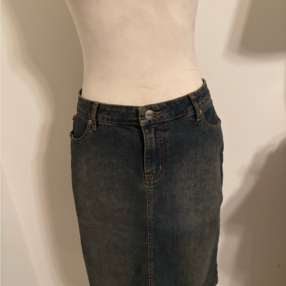 Stylish Dark Wash Denim Skirt